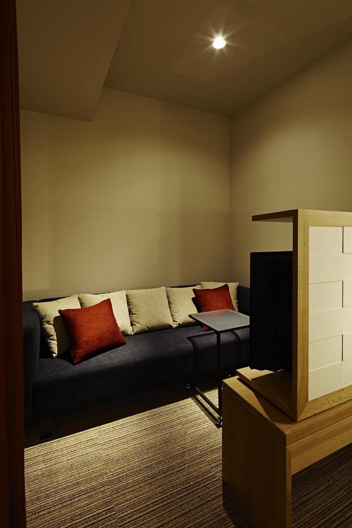 Candeo Hotels Matsuyama Okaido Экстерьер фото