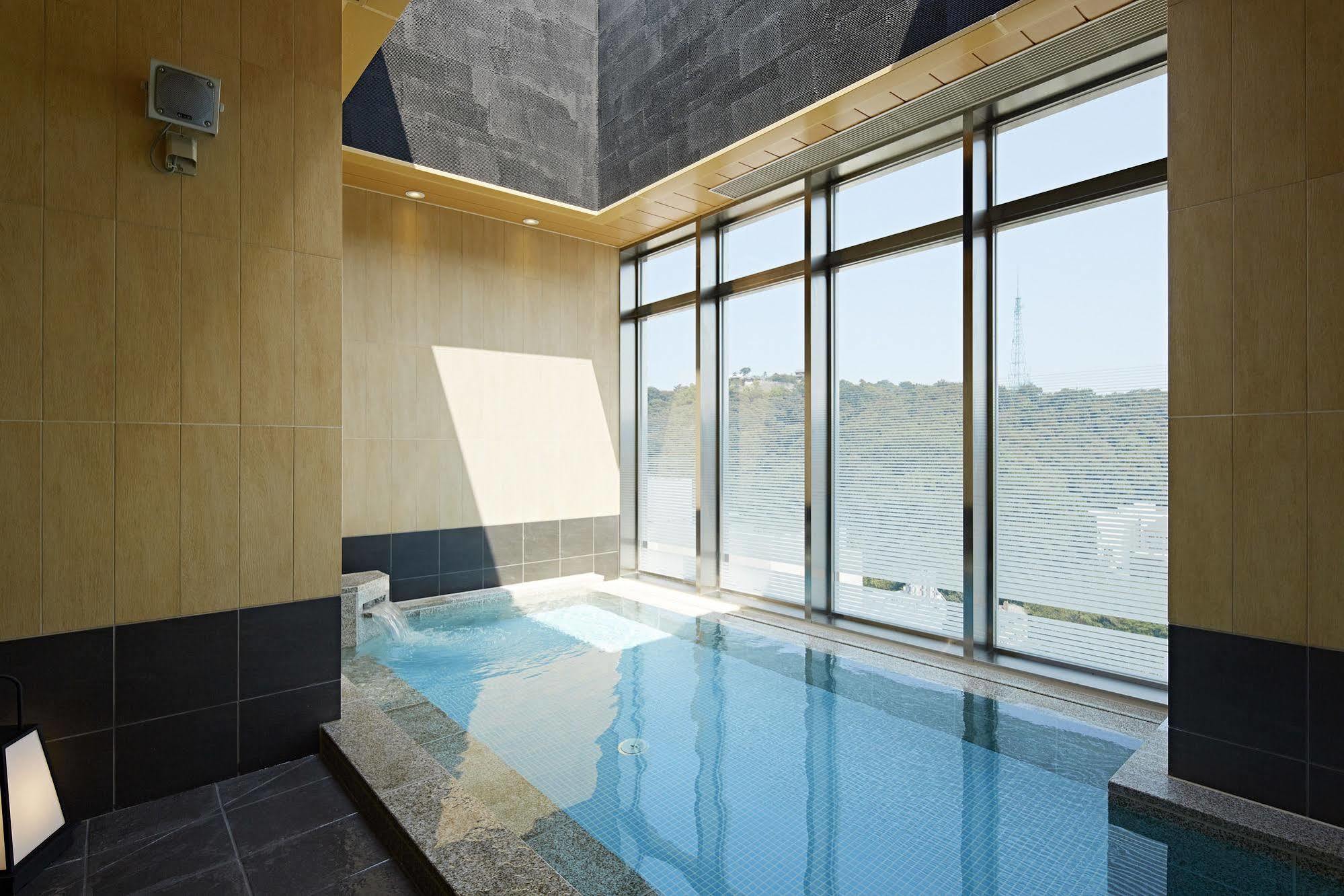 Candeo Hotels Matsuyama Okaido Экстерьер фото